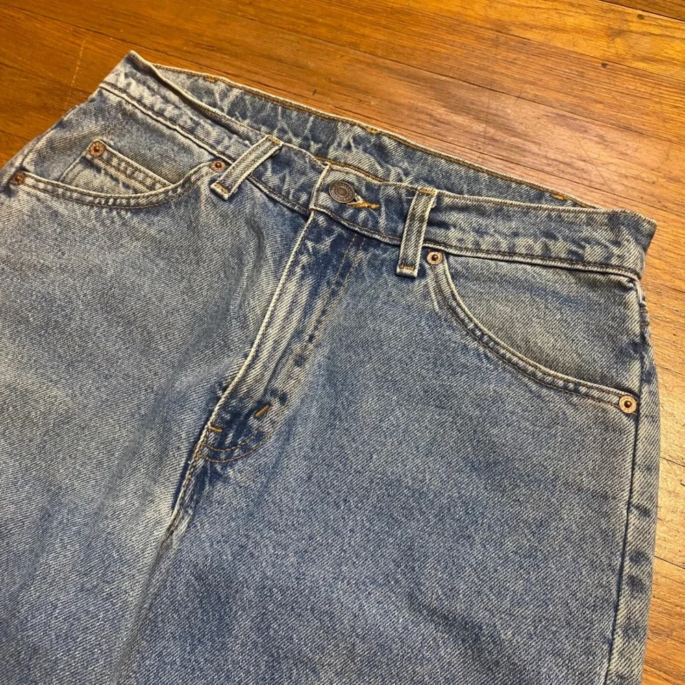 Vintage Levis 550 Relaxed Fit Denim Shorts Light Wash Orange Tab Mens 30x10